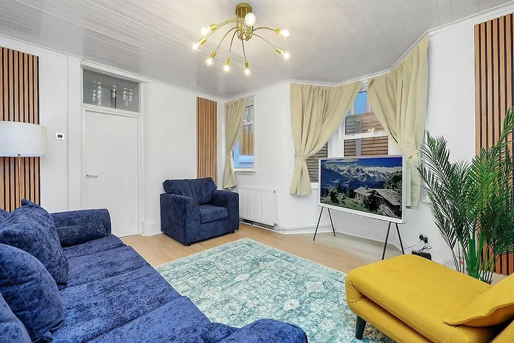 Enquires At The Panel By Harlington 8 Bed Apartment London 0*,  United Kingdom