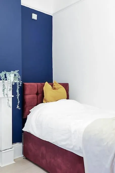 Enquires At The Panel By Harlington 8 Bed Apartment London