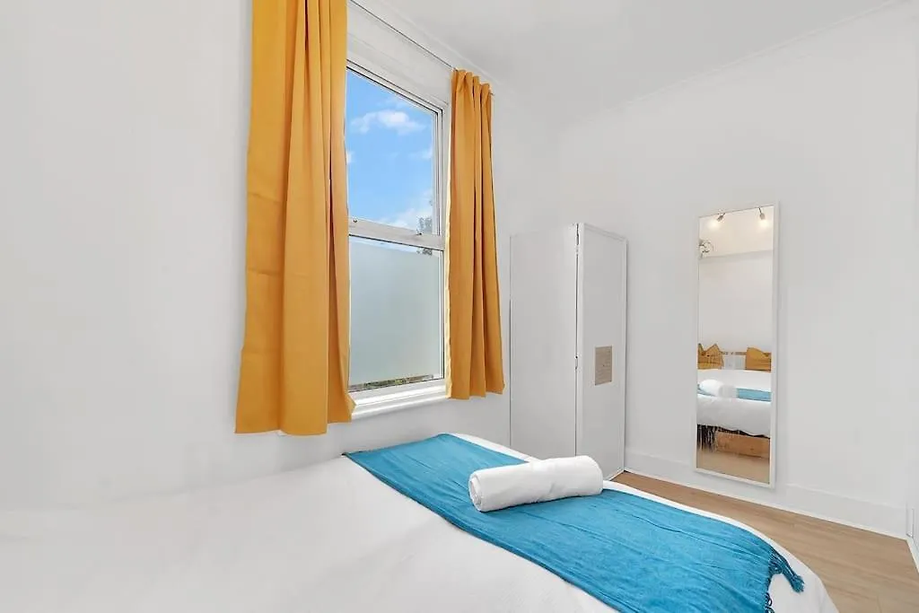 Enquires At The Panel By Harlington 8 Bed Apartment London