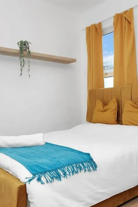 Enquires At The Panel By Harlington 8 Bed Apartment London United Kingdom