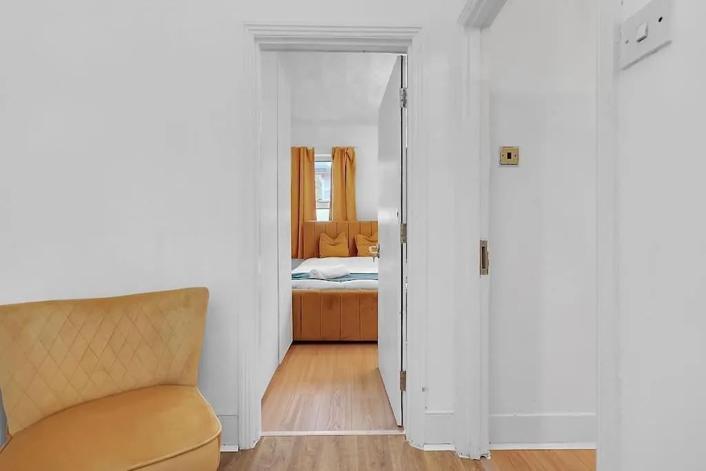 Enquires At The Panel By Harlington 8 Bed Apartment London