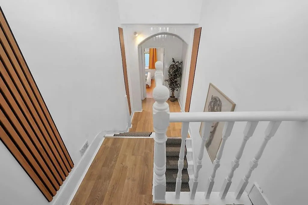 Enquires At The Panel By Harlington 8 Bed Apartment London United Kingdom