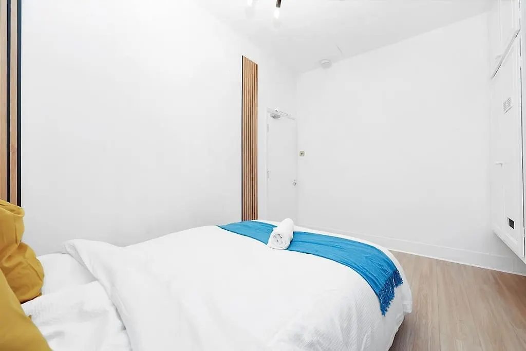 Enquires At The Panel By Harlington 8 Bed Apartment London