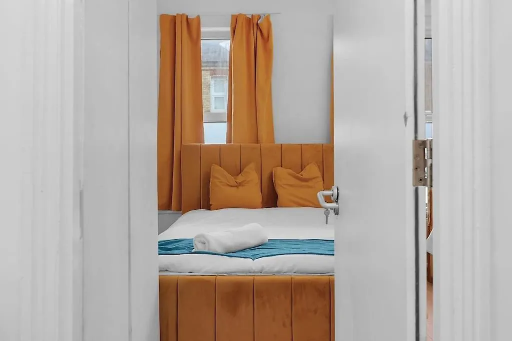 Enquires At The Panel By Harlington 8 Bed Apartment London 0*,  United Kingdom