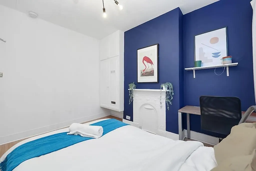 Enquires At The Panel By Harlington 8 Bed Apartment London