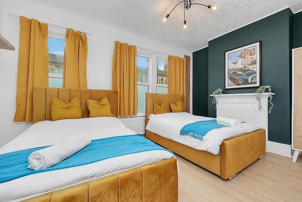Enquires At The Panel By Harlington 8 Bed Apartment London