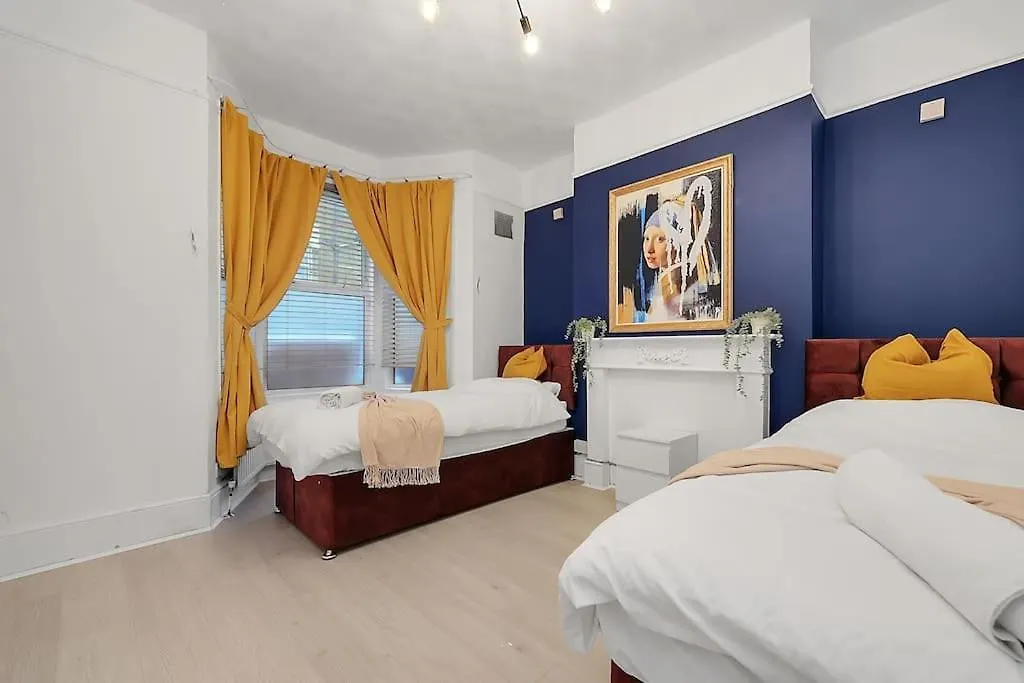Enquires At The Panel By Harlington 8 Bed Apartment London United Kingdom